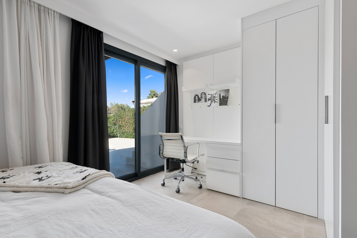 Huis te koop in Nueva Andalucía | 4 slaapkamers H5450533