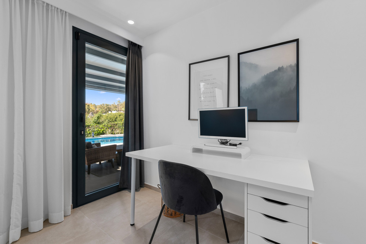 Huis te koop in Nueva Andalucía | 4 slaapkamers H5450533