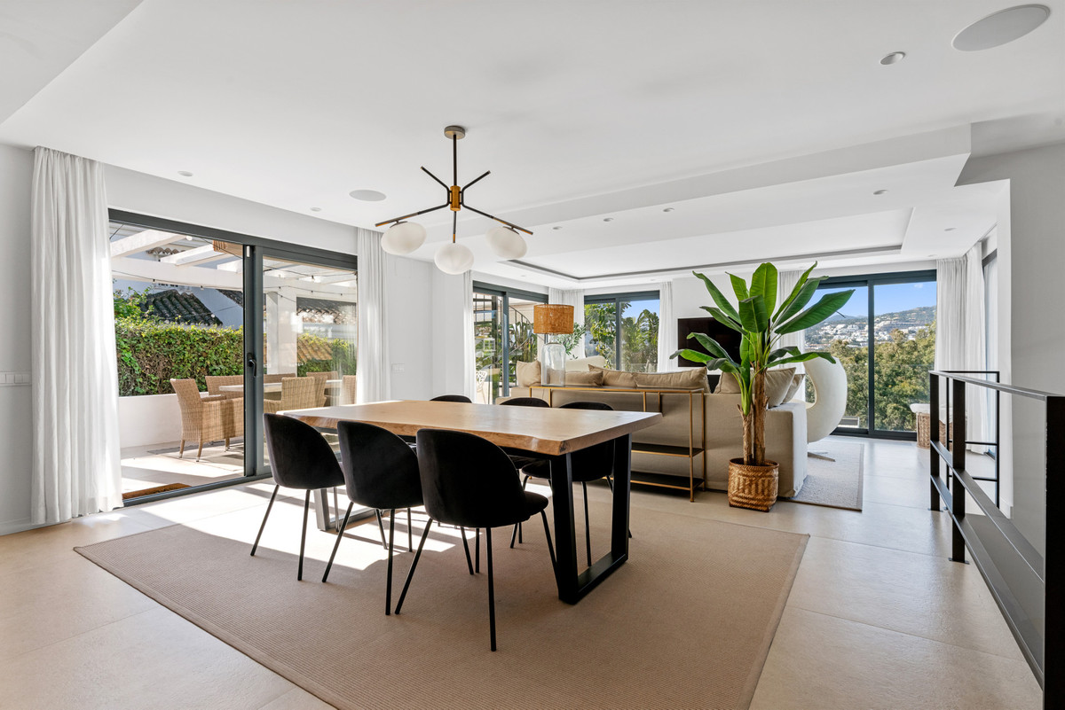Huis te koop in Nueva Andalucía | 4 slaapkamers H5450533