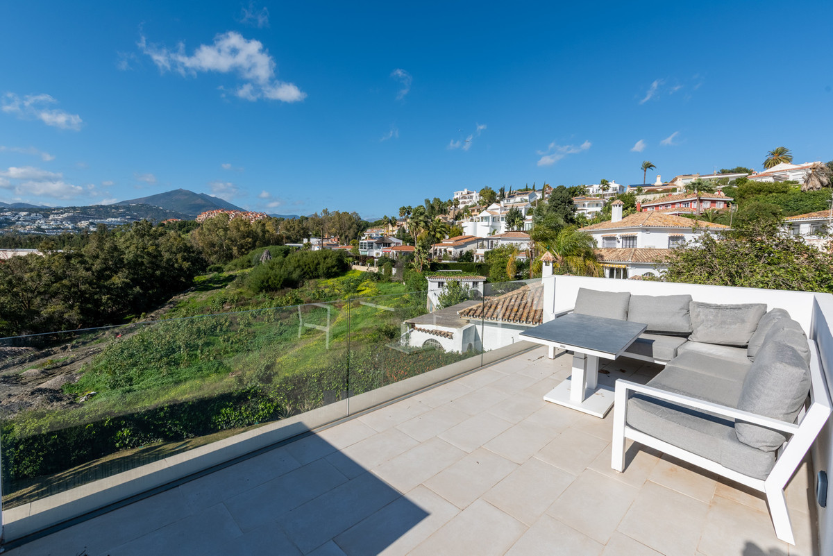 Huis te koop in Nueva Andalucía | 4 slaapkamers H5450533
