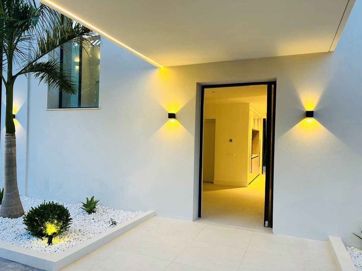 Huis te koop in Nueva Andalucía | 5 slaapkamers H5451865