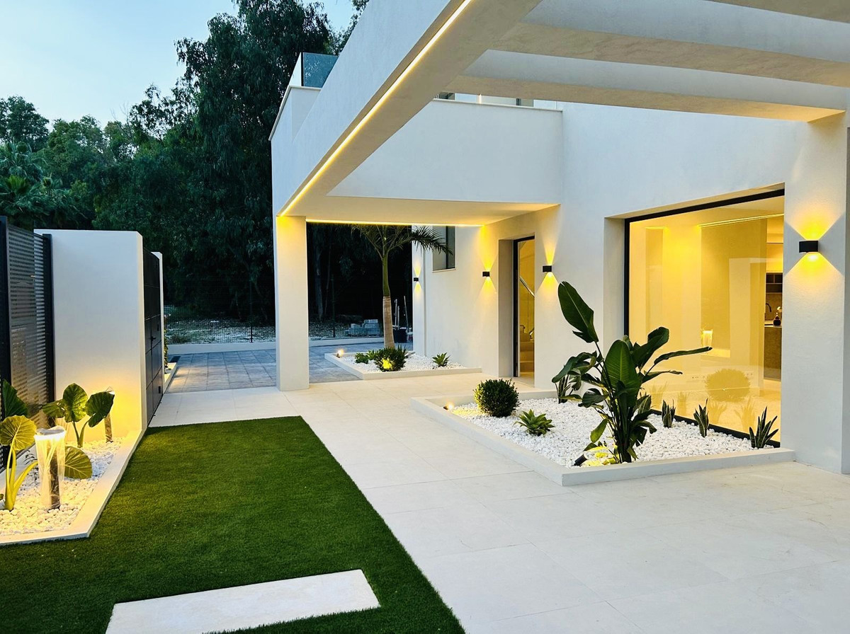 Huis te koop in Nueva Andalucía | 5 slaapkamers H5451865