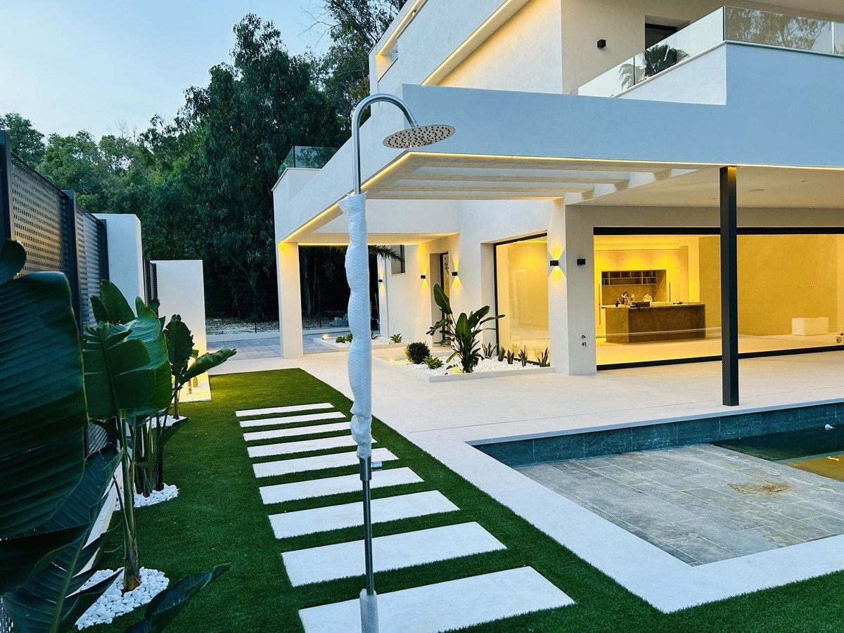 Huis te koop in Nueva Andalucía | 5 slaapkamers H5451865