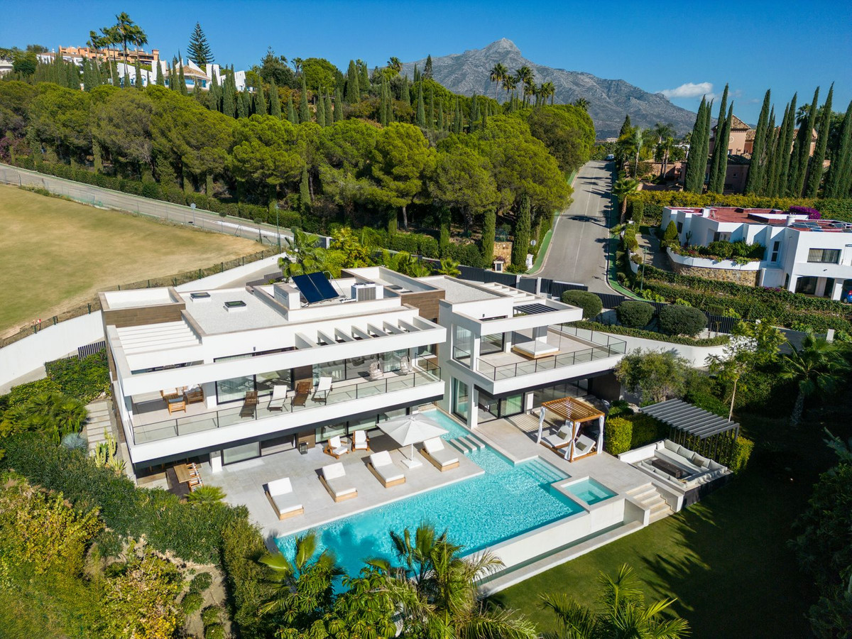 Huis te koop in Nueva Andalucía | 6 slaapkamers H5452222