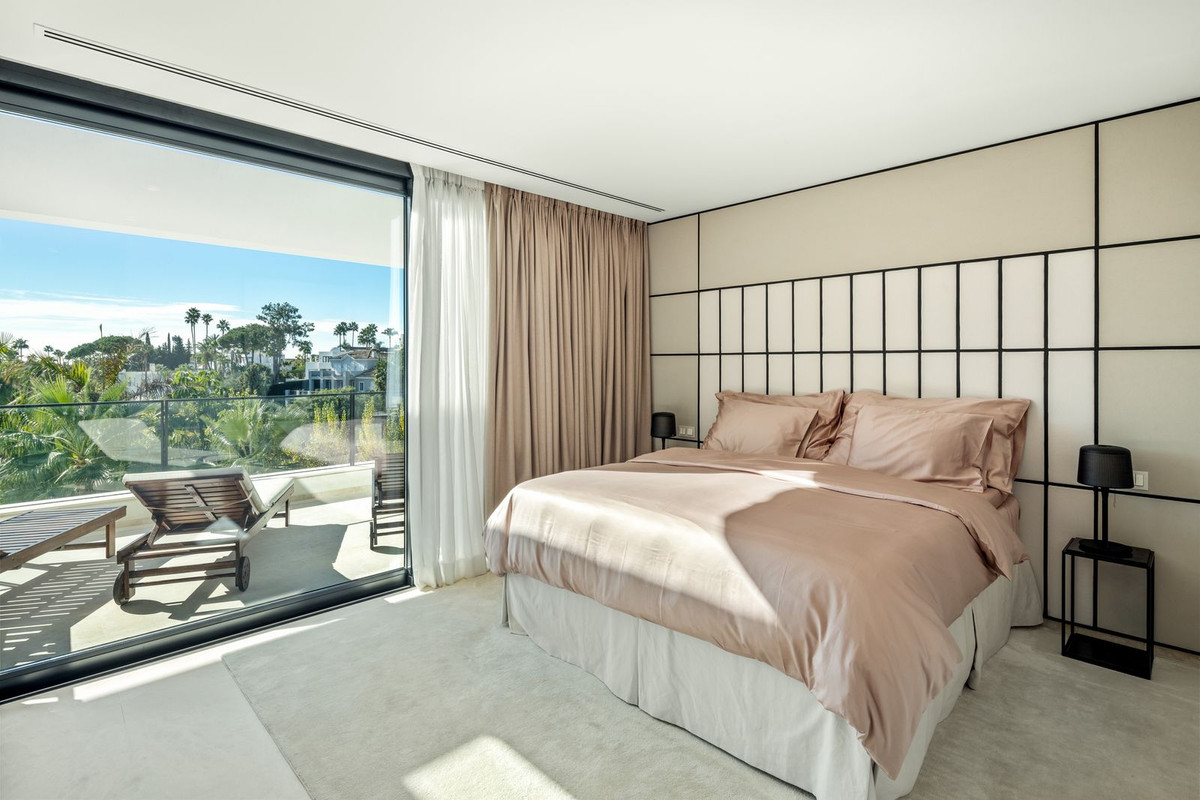 Huis te koop in Nueva Andalucía | 6 slaapkamers H5452222