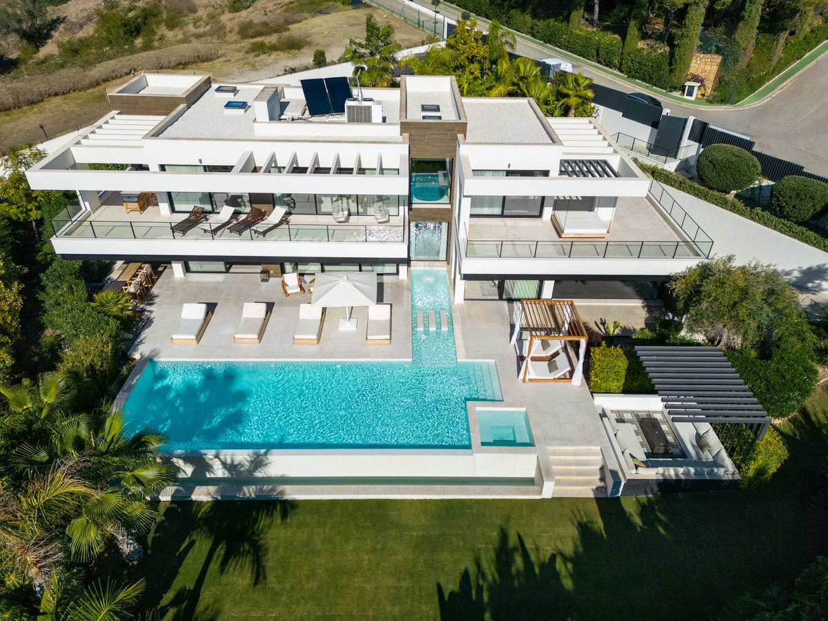 Huis te koop in Nueva Andalucía | 6 slaapkamers H5452222