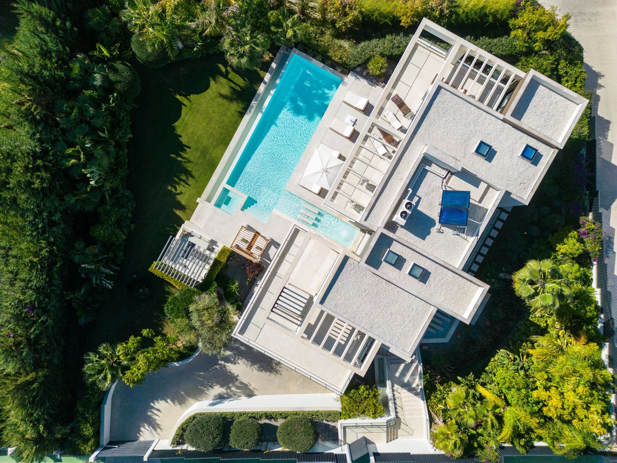 Huis te koop in Nueva Andalucía | 6 slaapkamers H5452222