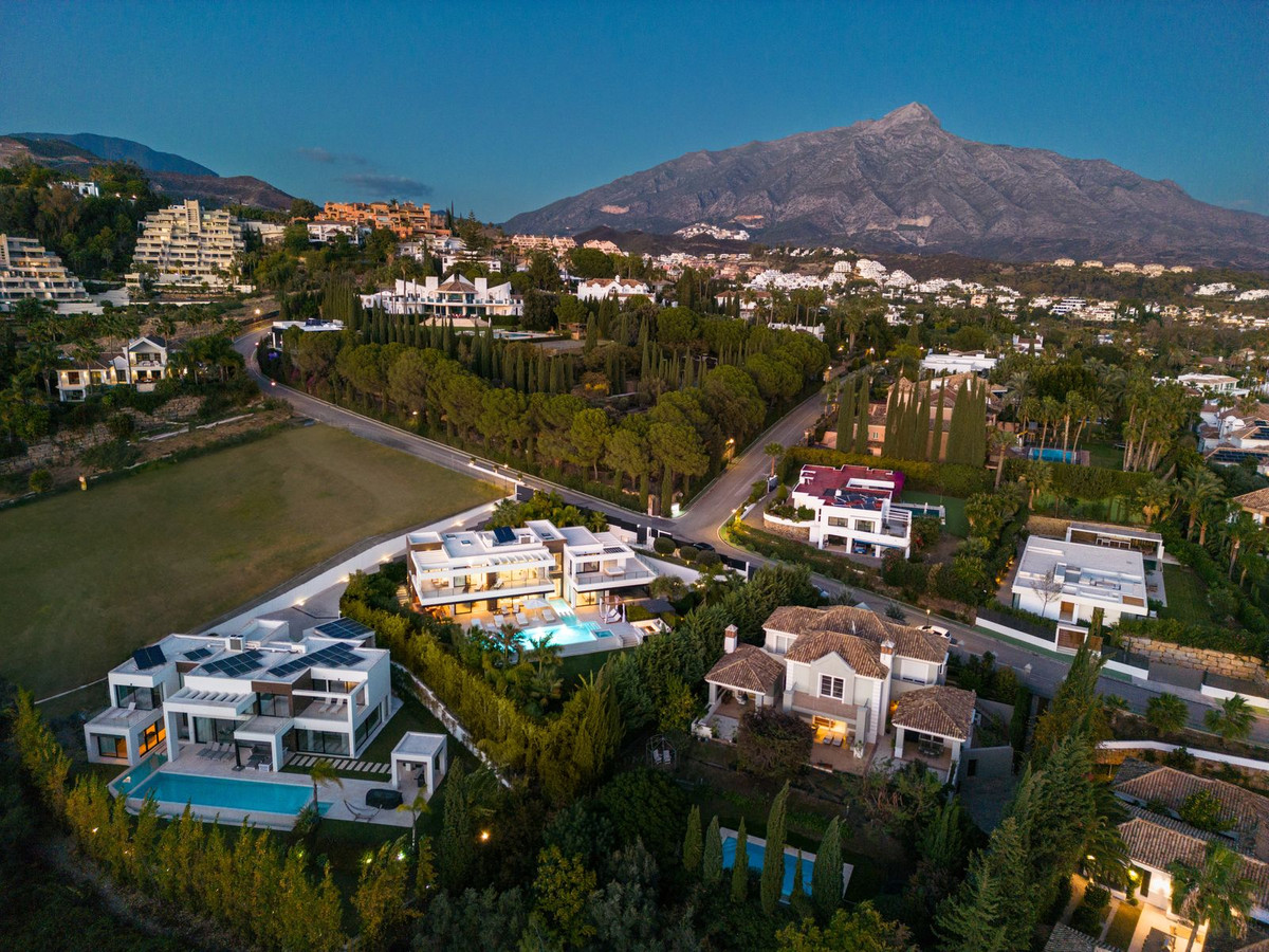 Huis te koop in Nueva Andalucía | 6 slaapkamers H5452222