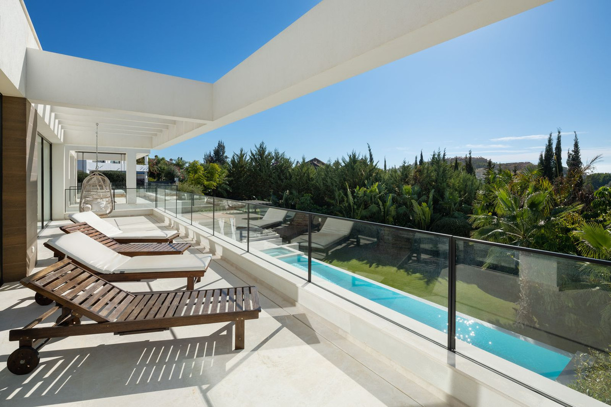 Huis te koop in Nueva Andalucía | 6 slaapkamers H5452222