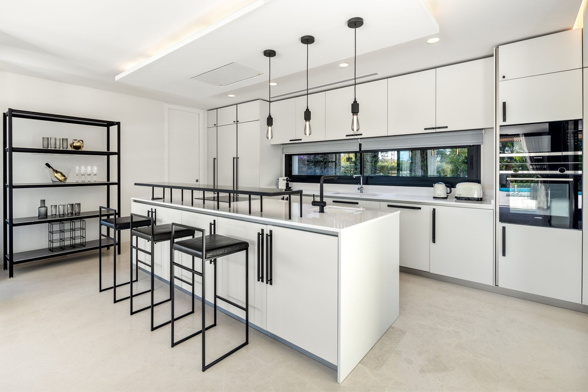 Huis te koop in Nueva Andalucía | 6 slaapkamers H5452222