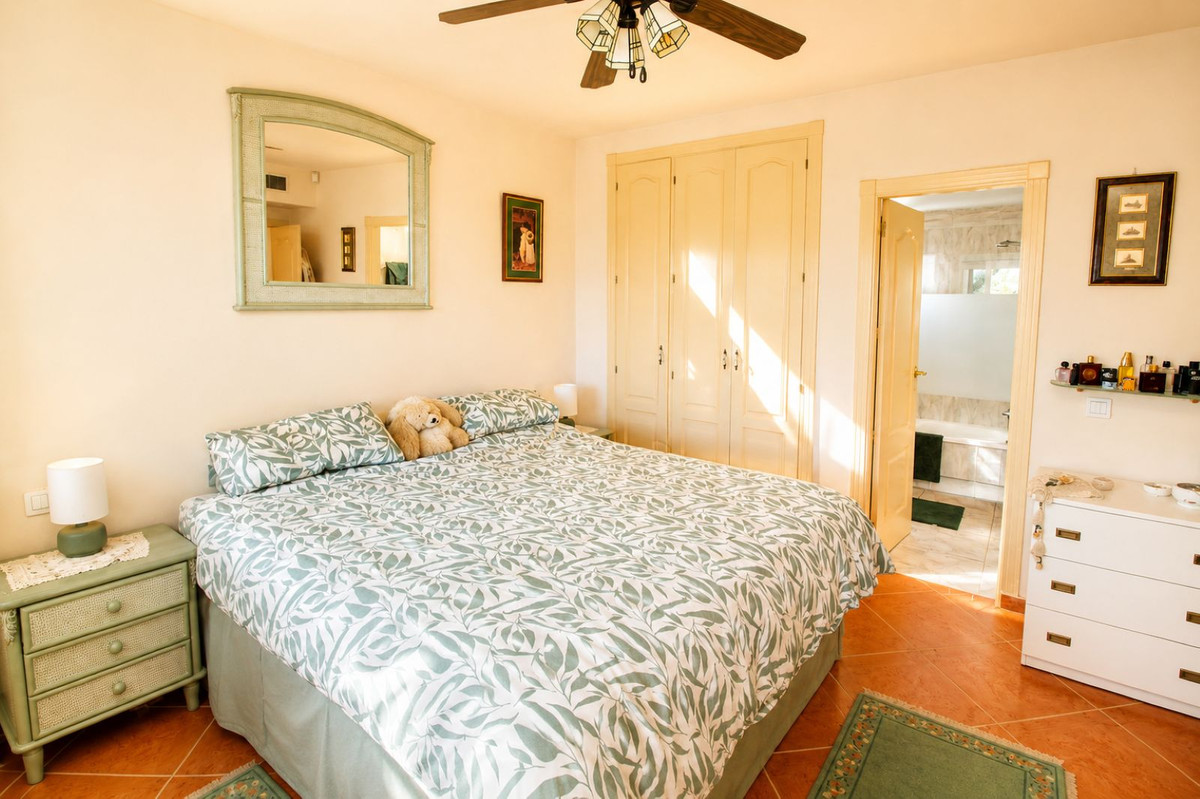 Appartement te koop in Nueva Andalucía | 2 slaapkamers H5453896