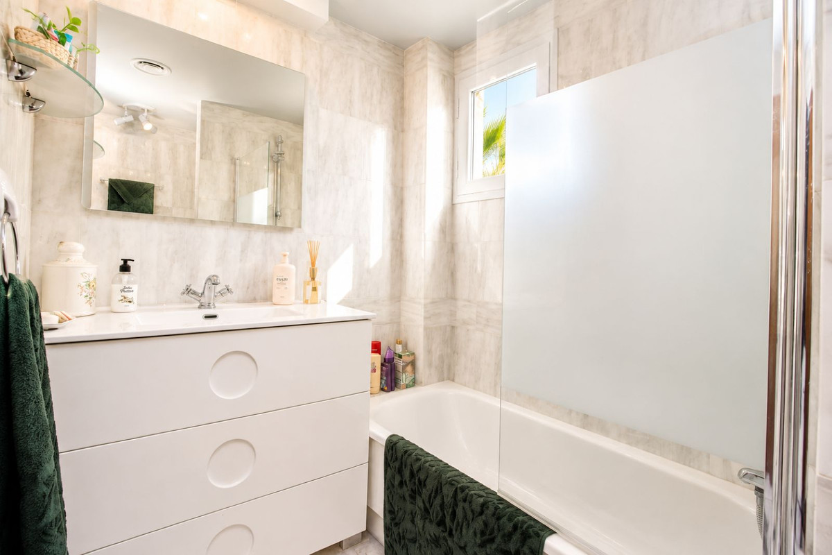 Appartement te koop in Nueva Andalucía | 2 slaapkamers H5453896