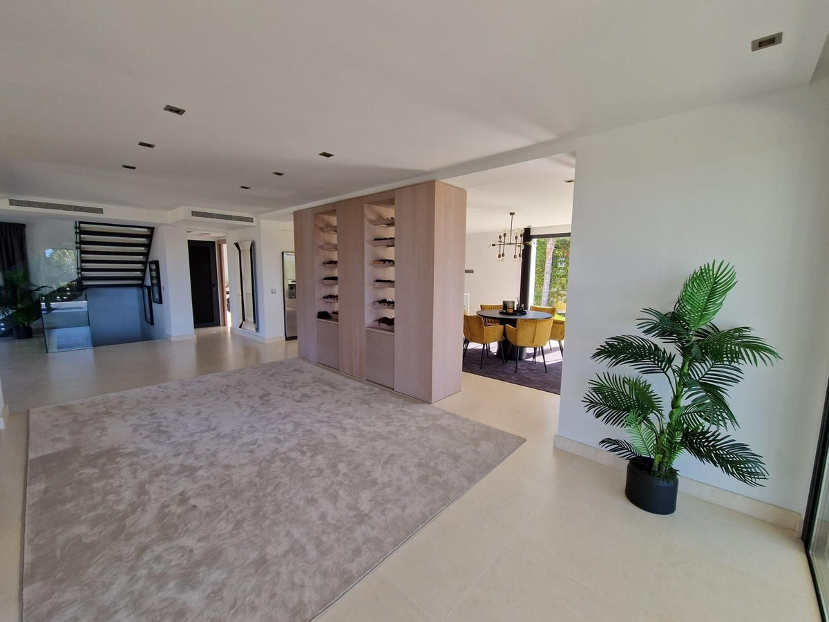 Huis te koop in Nueva Andalucía | 5 slaapkamers H5462032
