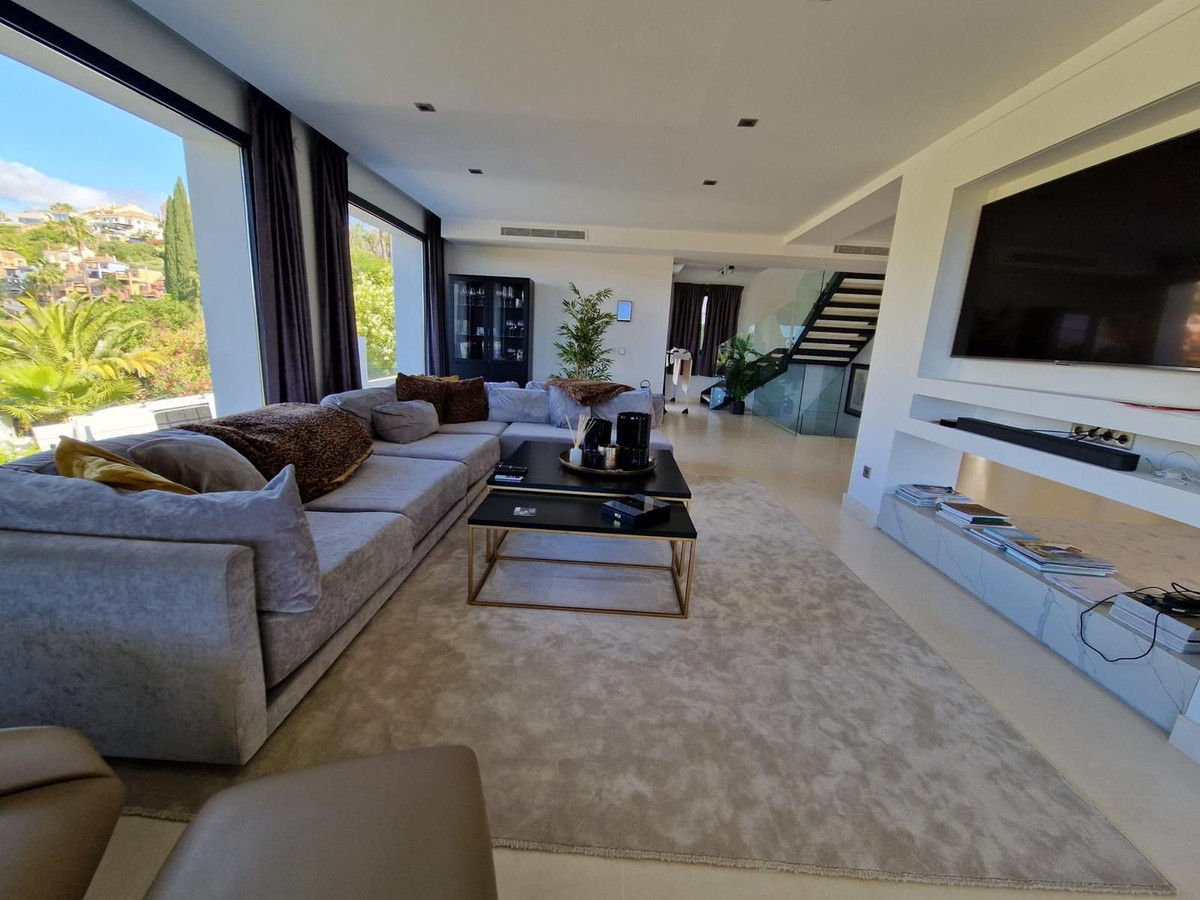 Huis te koop in Nueva Andalucía | 5 slaapkamers H5462032