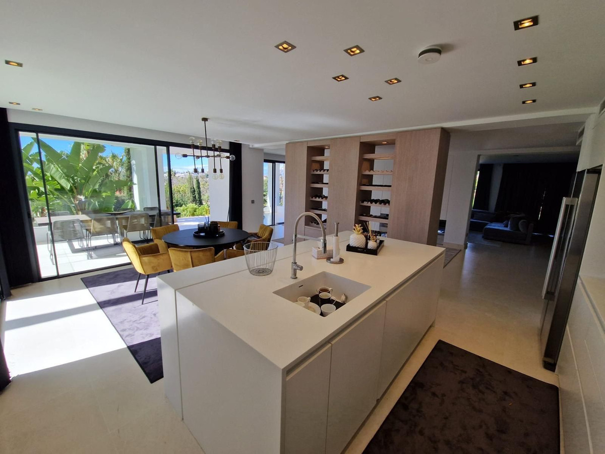 Huis te koop in Nueva Andalucía | 5 slaapkamers H5462032