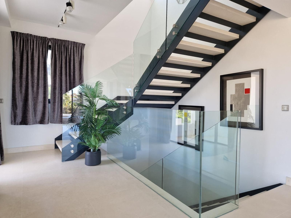Huis te koop in Nueva Andalucía | 5 slaapkamers H5462032