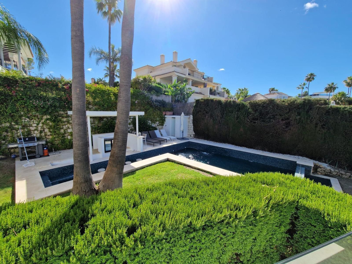 Huis te koop in Nueva Andalucía | 5 slaapkamers H5462032