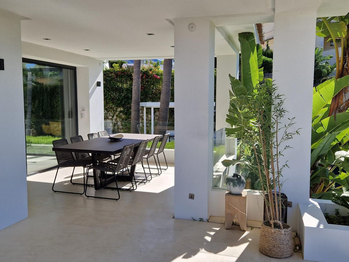 Huis te koop in Nueva Andalucía | 5 slaapkamers H5462032