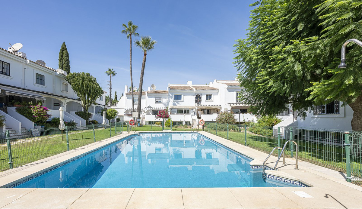 Huis te koop in Nueva Andalucía | 4 slaapkamers H5464090