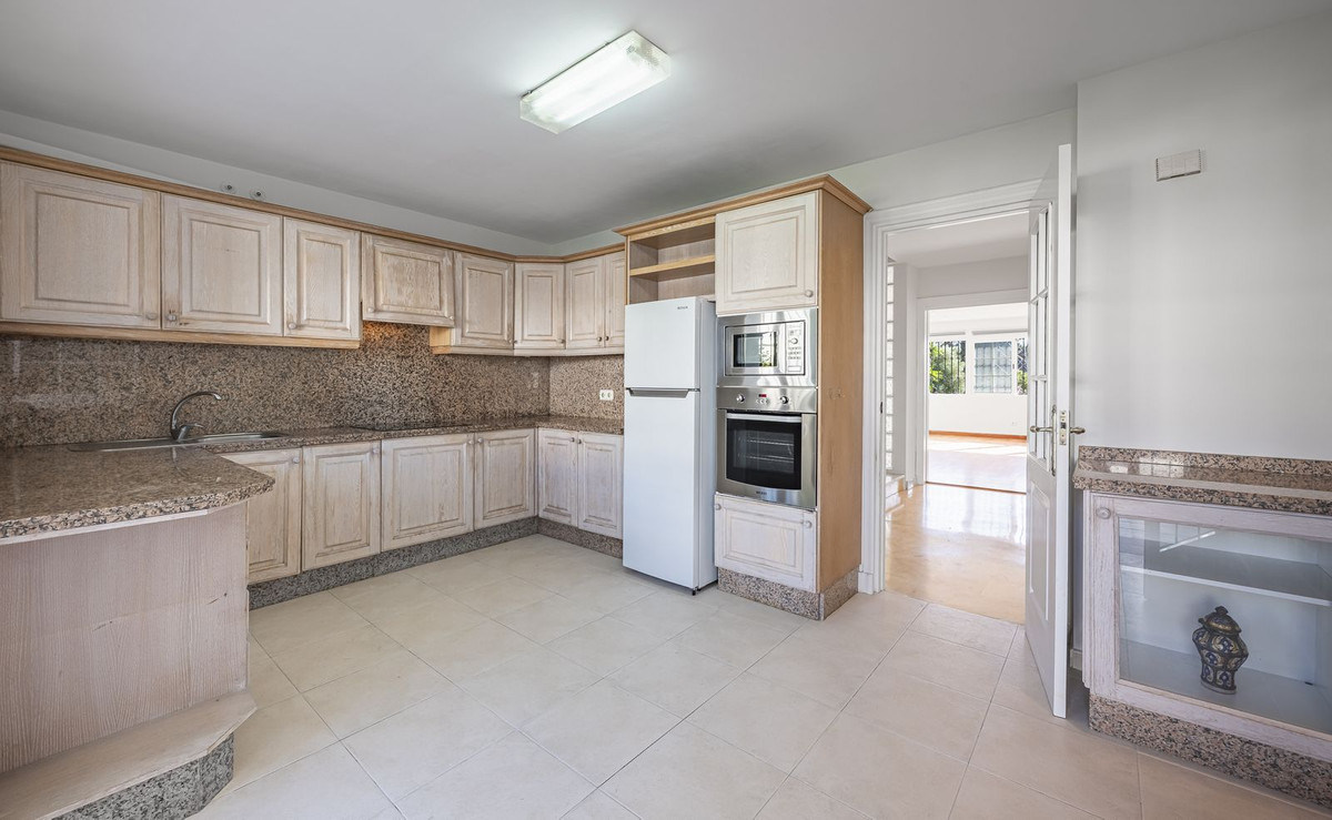 Huis te koop in Nueva Andalucía | 4 slaapkamers H5464090