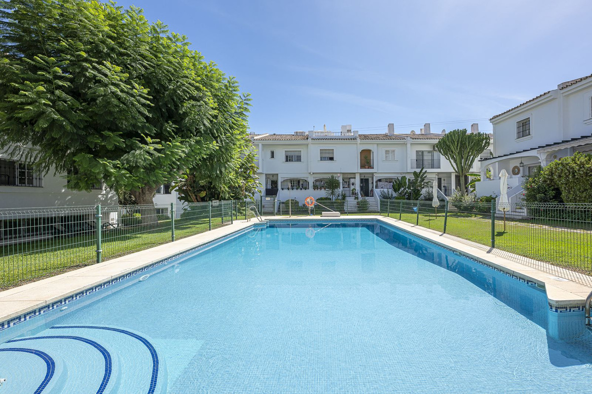 Huis te koop in Nueva Andalucía | 4 slaapkamers H5464090