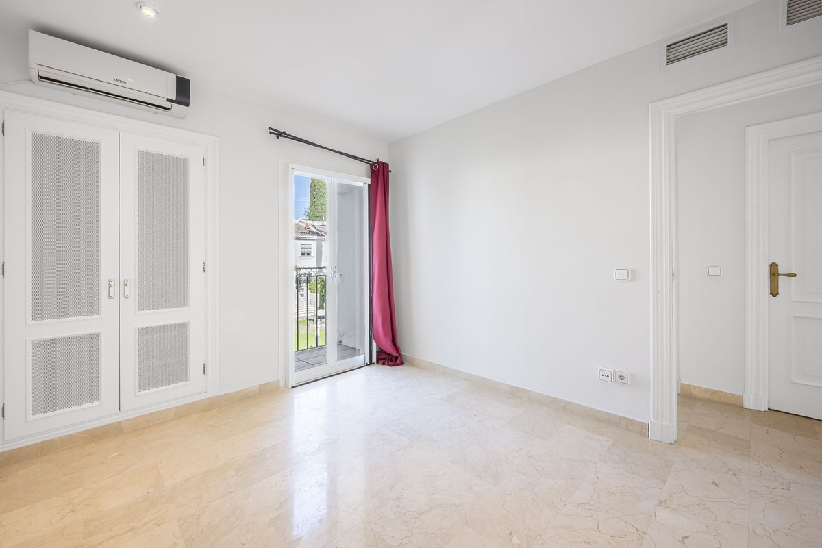 Huis te koop in Nueva Andalucía | 4 slaapkamers H5464090