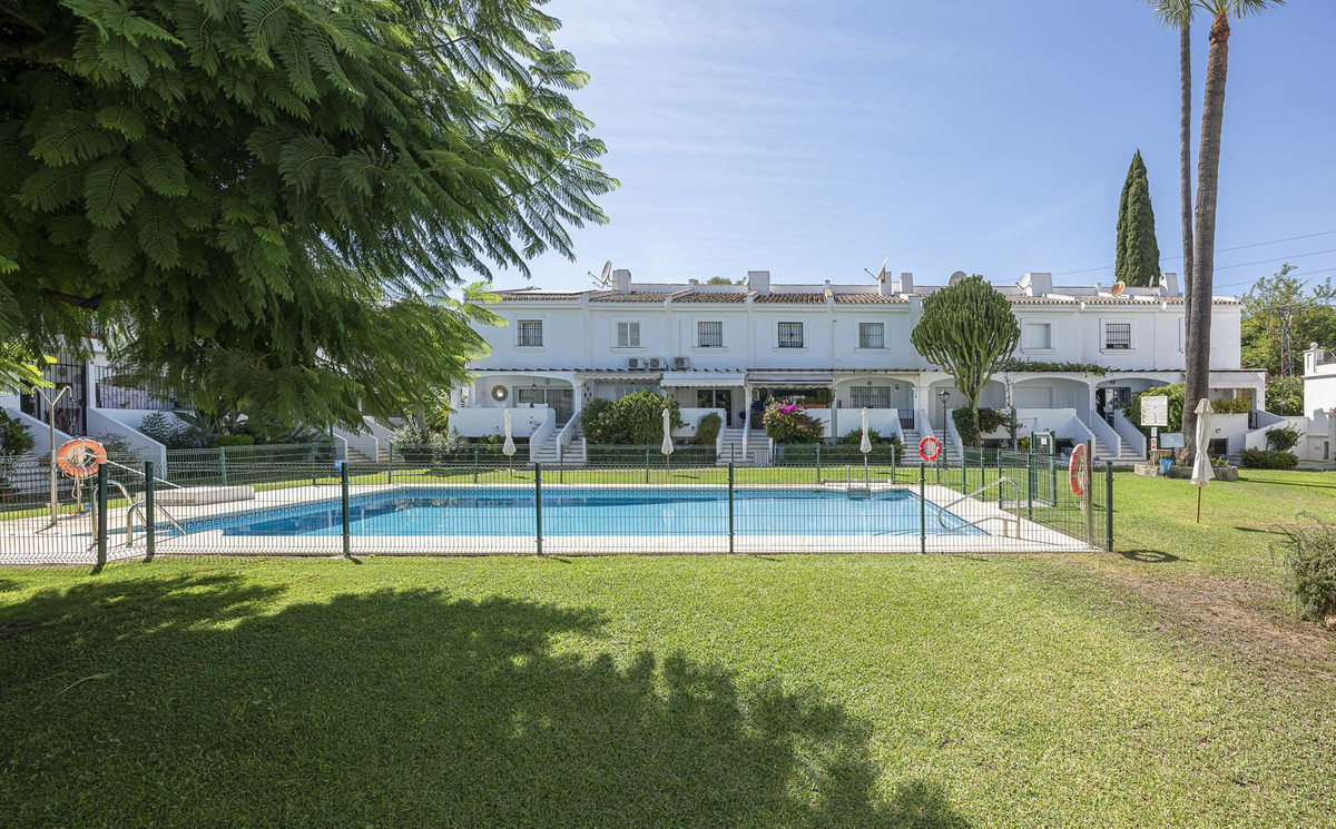Huis te koop in Nueva Andalucía | 4 slaapkamers H5464090