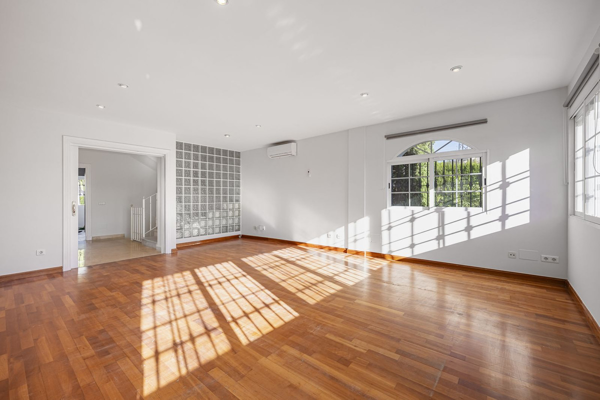 Huis te koop in Nueva Andalucía | 4 slaapkamers H5464090