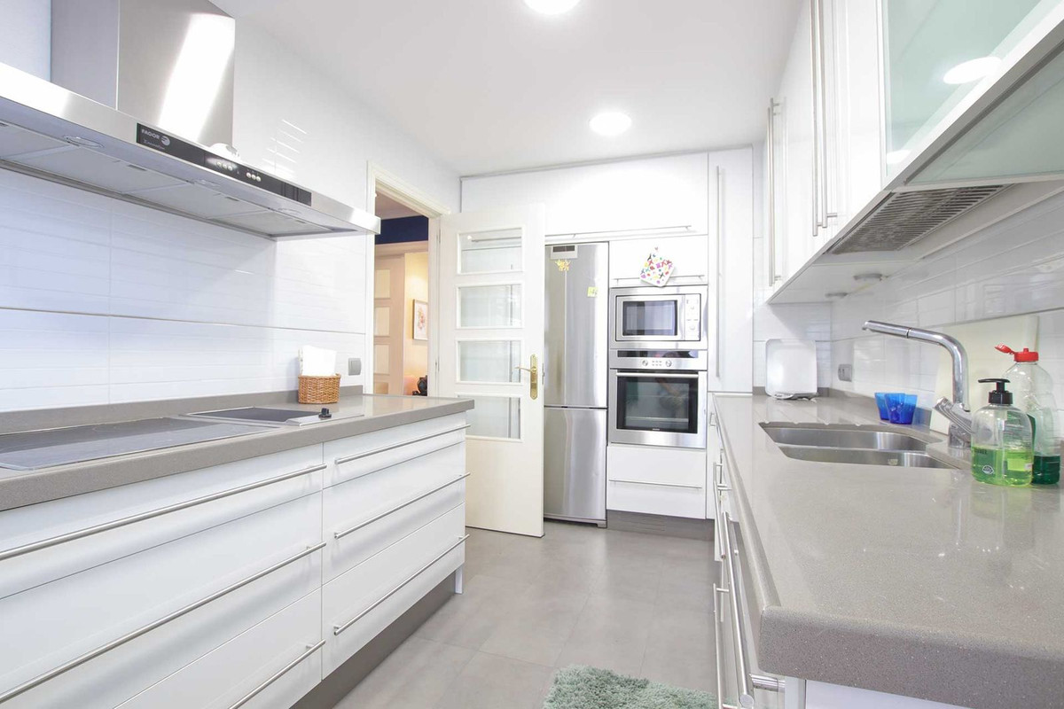 Appartement te koop in Nueva Andalucía | 2 slaapkamers H5464096