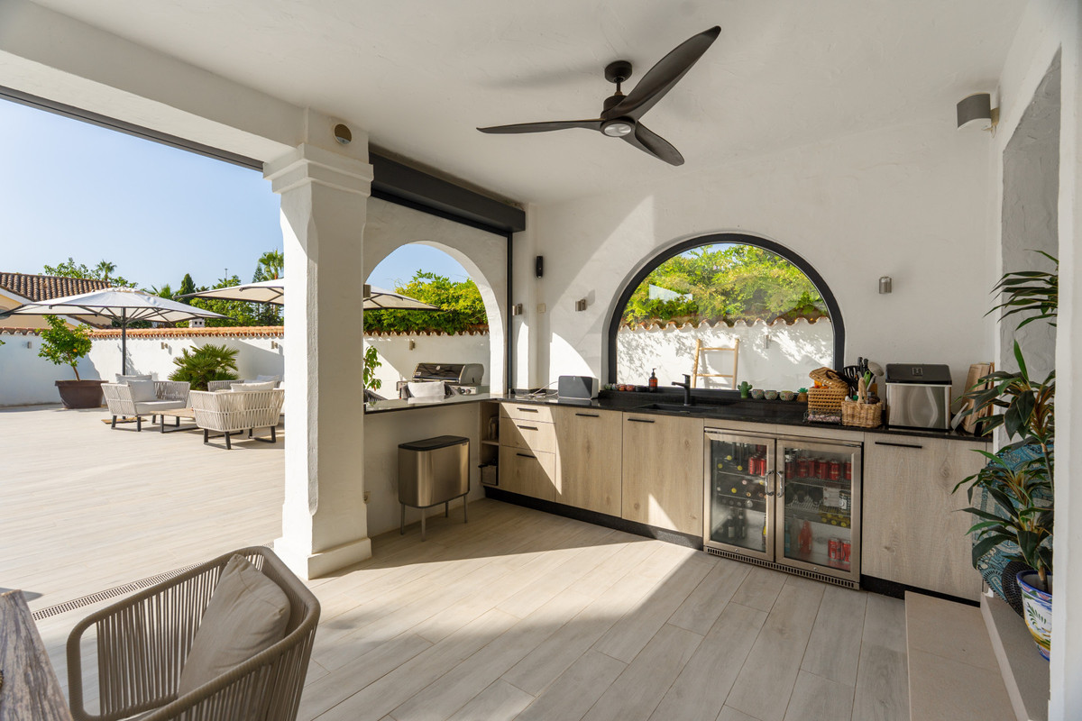 Huis te koop in Nueva Andalucía | 5 slaapkamers H5464375