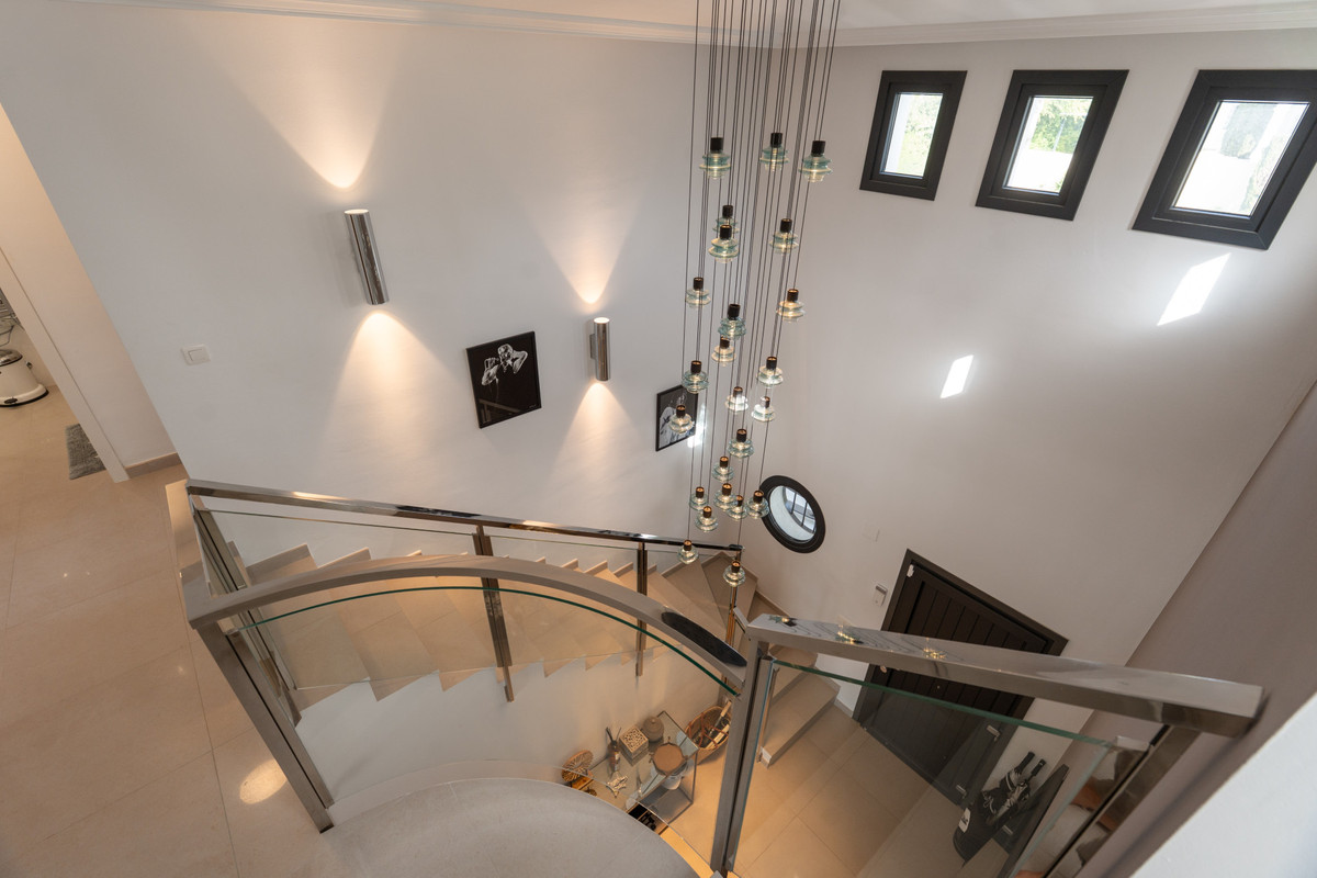 Huis te koop in Nueva Andalucía | 5 slaapkamers H5464375