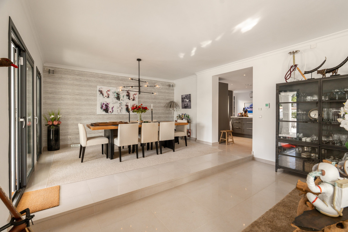 Huis te koop in Nueva Andalucía | 5 slaapkamers H5464375