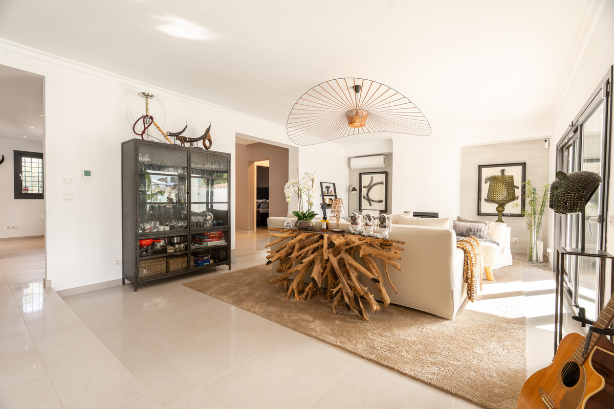 Huis te koop in Nueva Andalucía | 5 slaapkamers H5464375