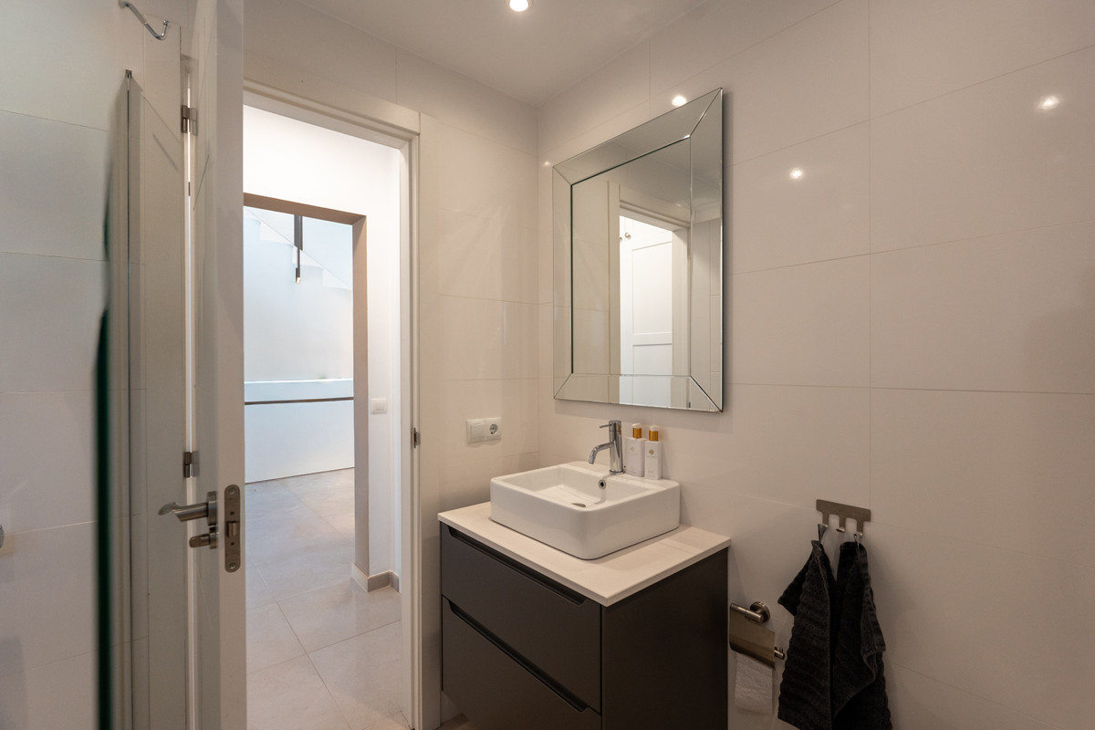 Huis te koop in Nueva Andalucía | 5 slaapkamers H5464375