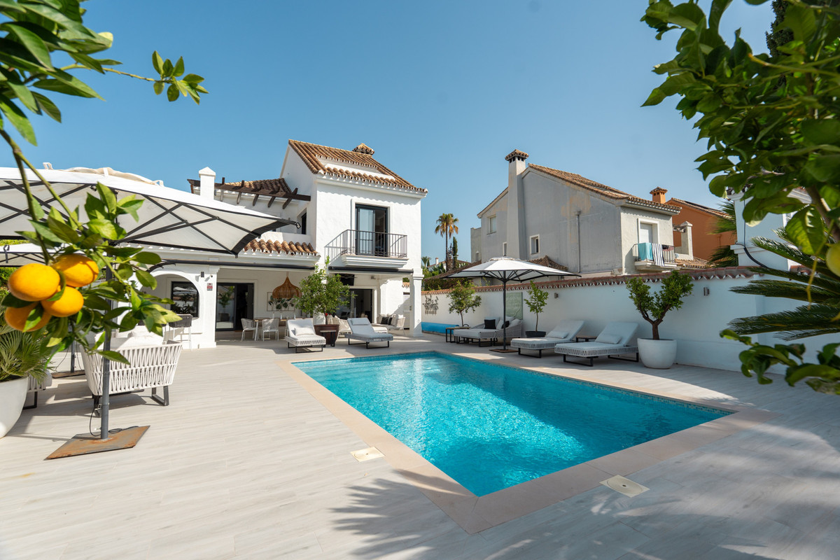 Huis te koop in Nueva Andalucía | 5 slaapkamers H5464375