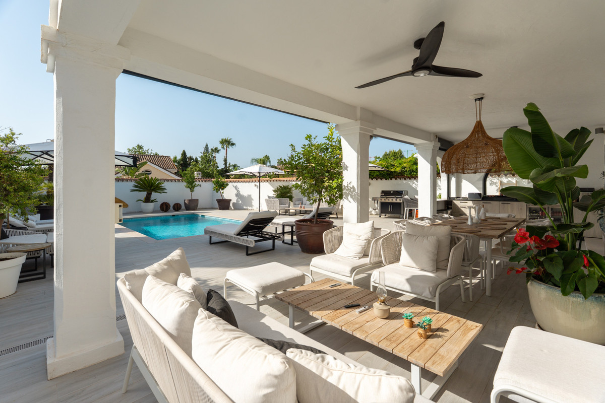 Huis te koop in Nueva Andalucía | 5 slaapkamers H5464375