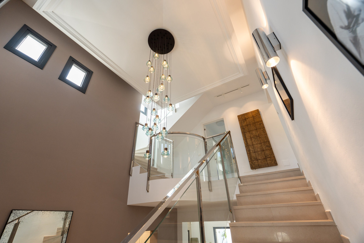 Huis te koop in Nueva Andalucía | 5 slaapkamers H5464375