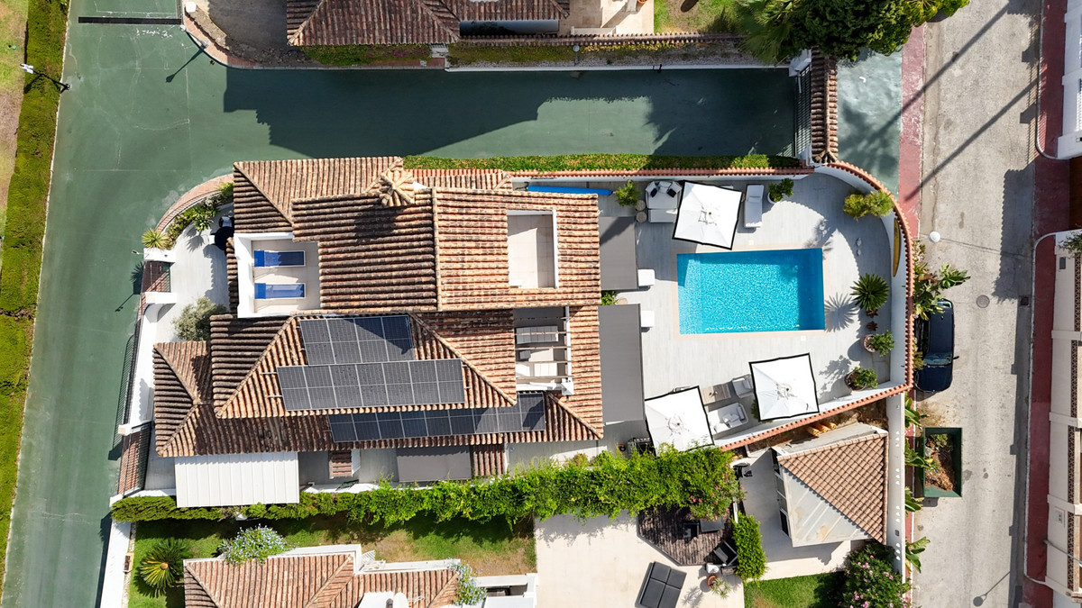 Huis te koop in Nueva Andalucía | 5 slaapkamers H5464375