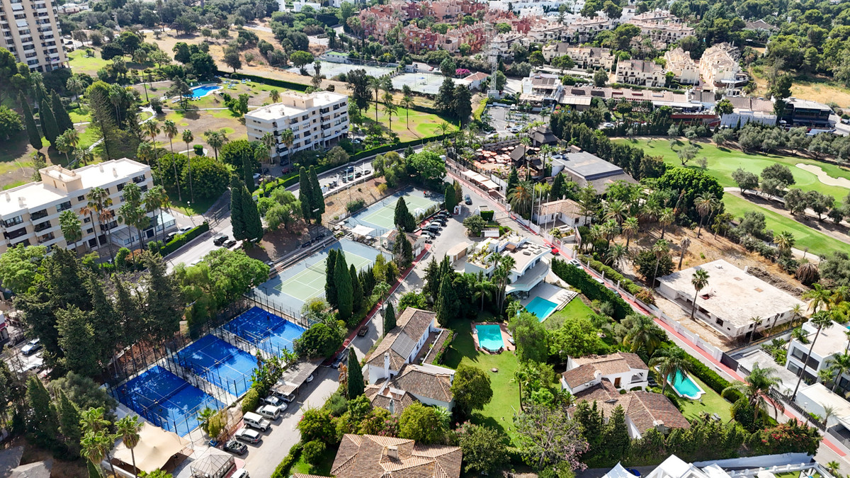 Huis te koop in Nueva Andalucía | 5 slaapkamers H5464375