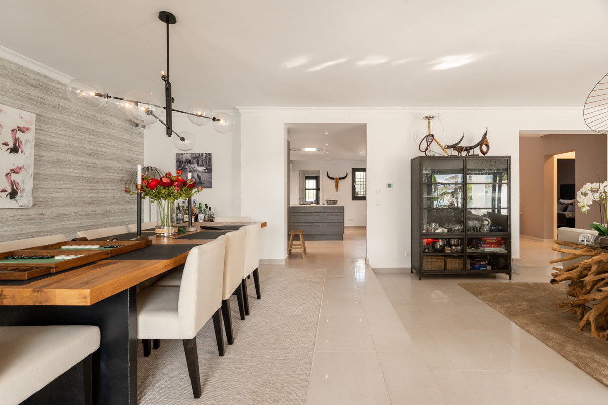 Huis te koop in Nueva Andalucía | 5 slaapkamers H5464375