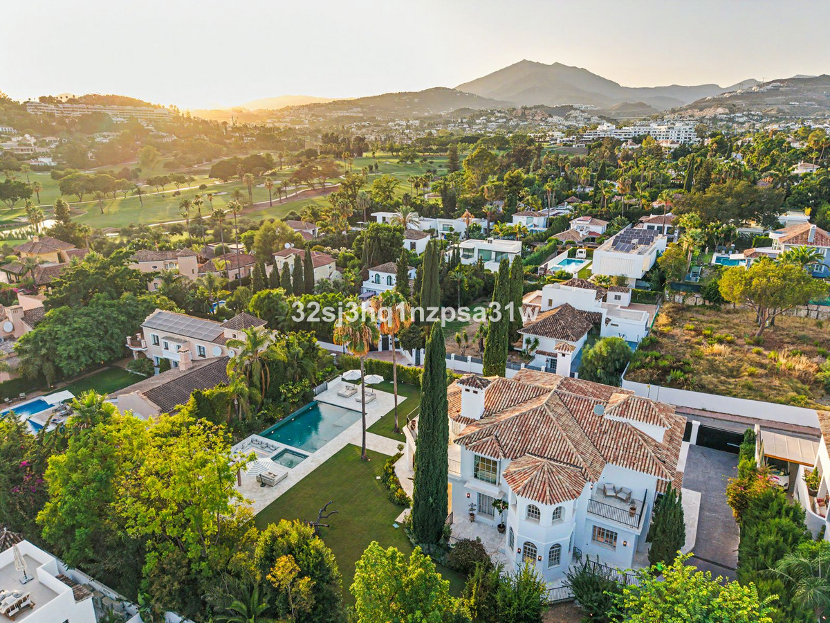 Huis te koop in Nueva Andalucía | 5 slaapkamers H5464561