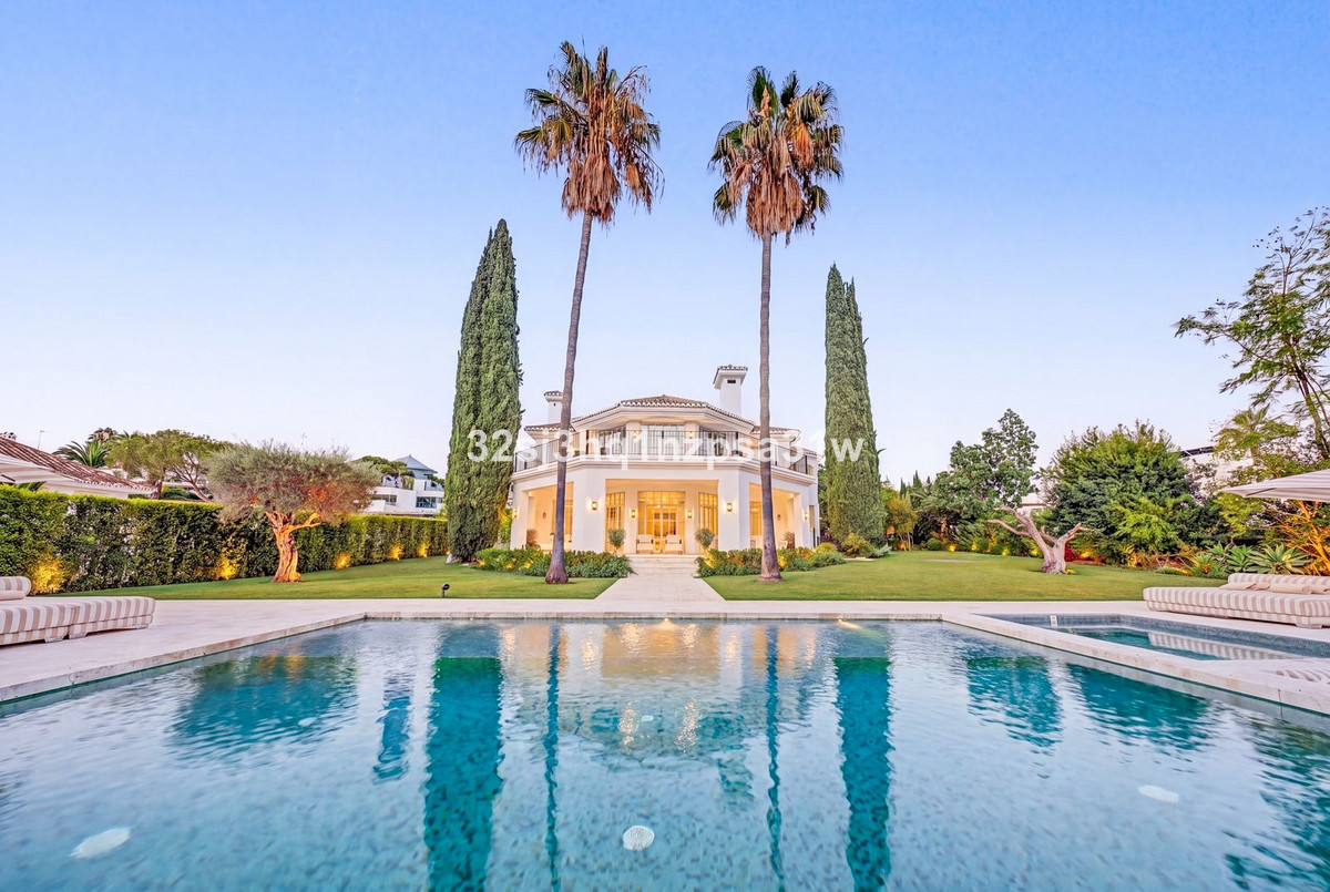 Huis te koop in Nueva Andalucía | 5 slaapkamers H5464561