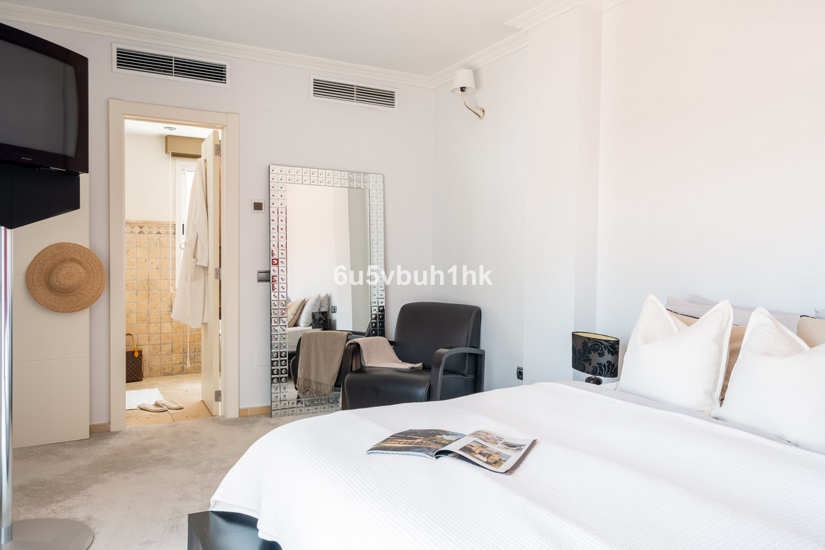 Huis te koop in Nueva Andalucía | 4 slaapkamers H5467699