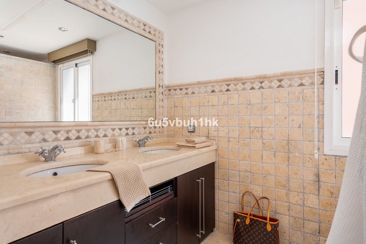 Huis te koop in Nueva Andalucía | 4 slaapkamers H5467699