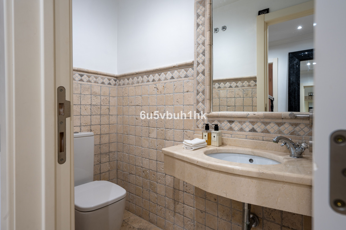 Huis te koop in Nueva Andalucía | 4 slaapkamers H5467699