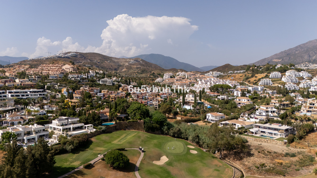 Huis te koop in Nueva Andalucía | 4 slaapkamers H5467699