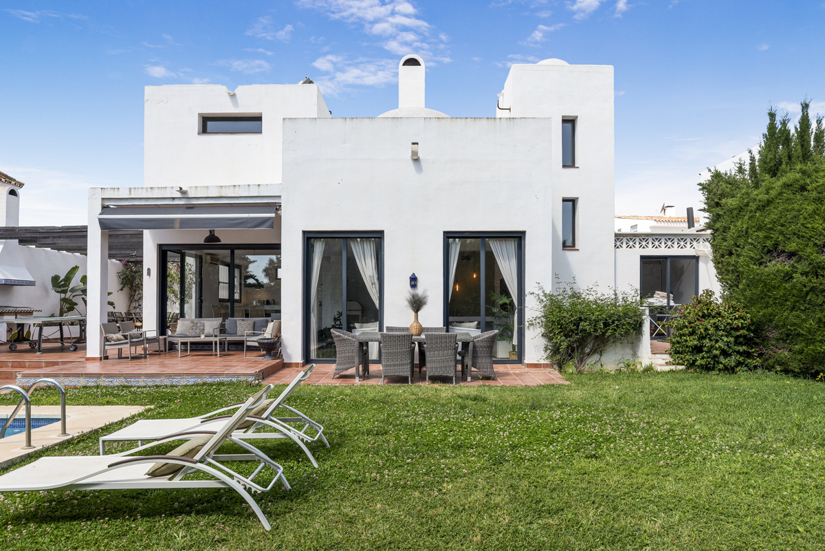 Huis te koop in Nueva Andalucía | 6 slaapkamers H5469334