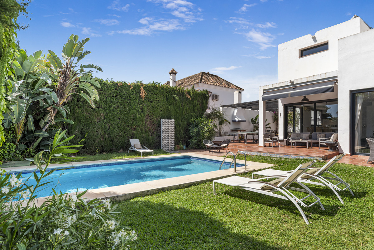 Huis te koop in Nueva Andalucía | 6 slaapkamers H5469334
