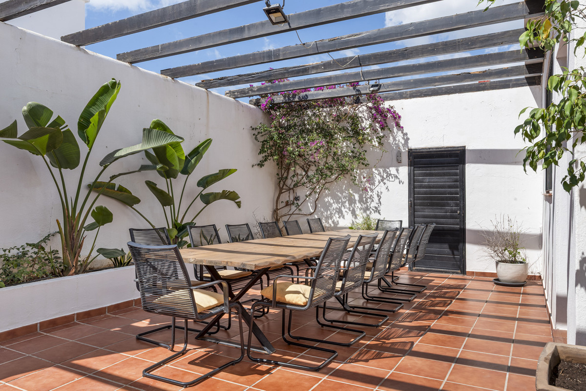 Huis te koop in Nueva Andalucía | 6 slaapkamers H5469334