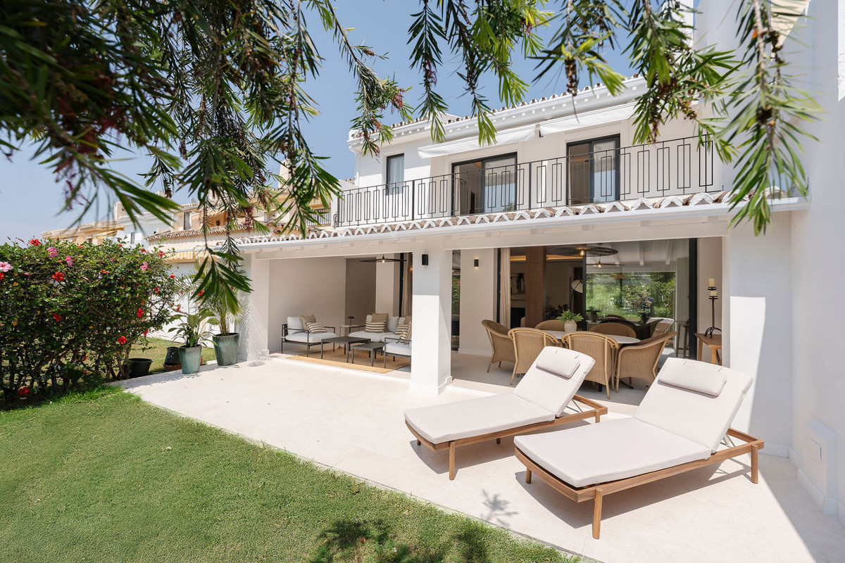 Huis te koop in Nueva Andalucía | 4 slaapkamers H5472778